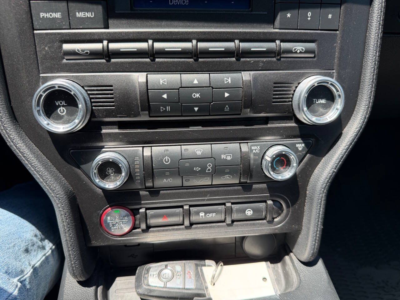 Used 2018 Ford Mustang Coupe RWD image 21