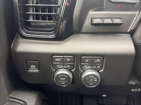 New 2026 GMC Sierra 2500 AT4 w/ Technology Package AWD/4WD image 25