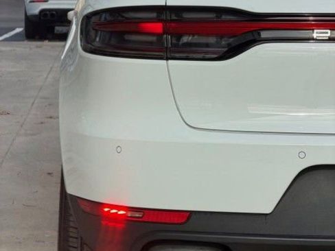 Used 2019 Porsche Macan image 14