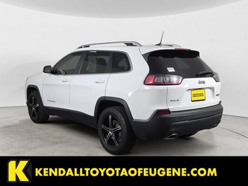 Used 2019 Jeep Cherokee Latitude Plus AWD/4WD image 7