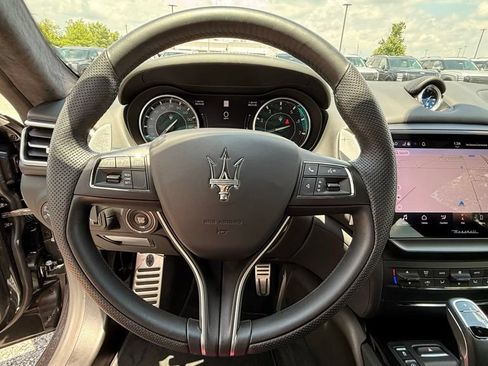 Used 2023 Maserati Ghibli Modena Q4 AWD/4WD image 12