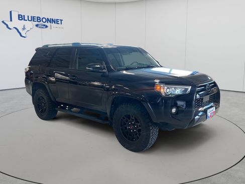 Used 2021 Toyota 4Runner SR5 Premium w/ Moonroof Package AWD/4WD image 3