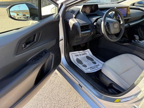 Used 2023 Toyota Prius LE image 14