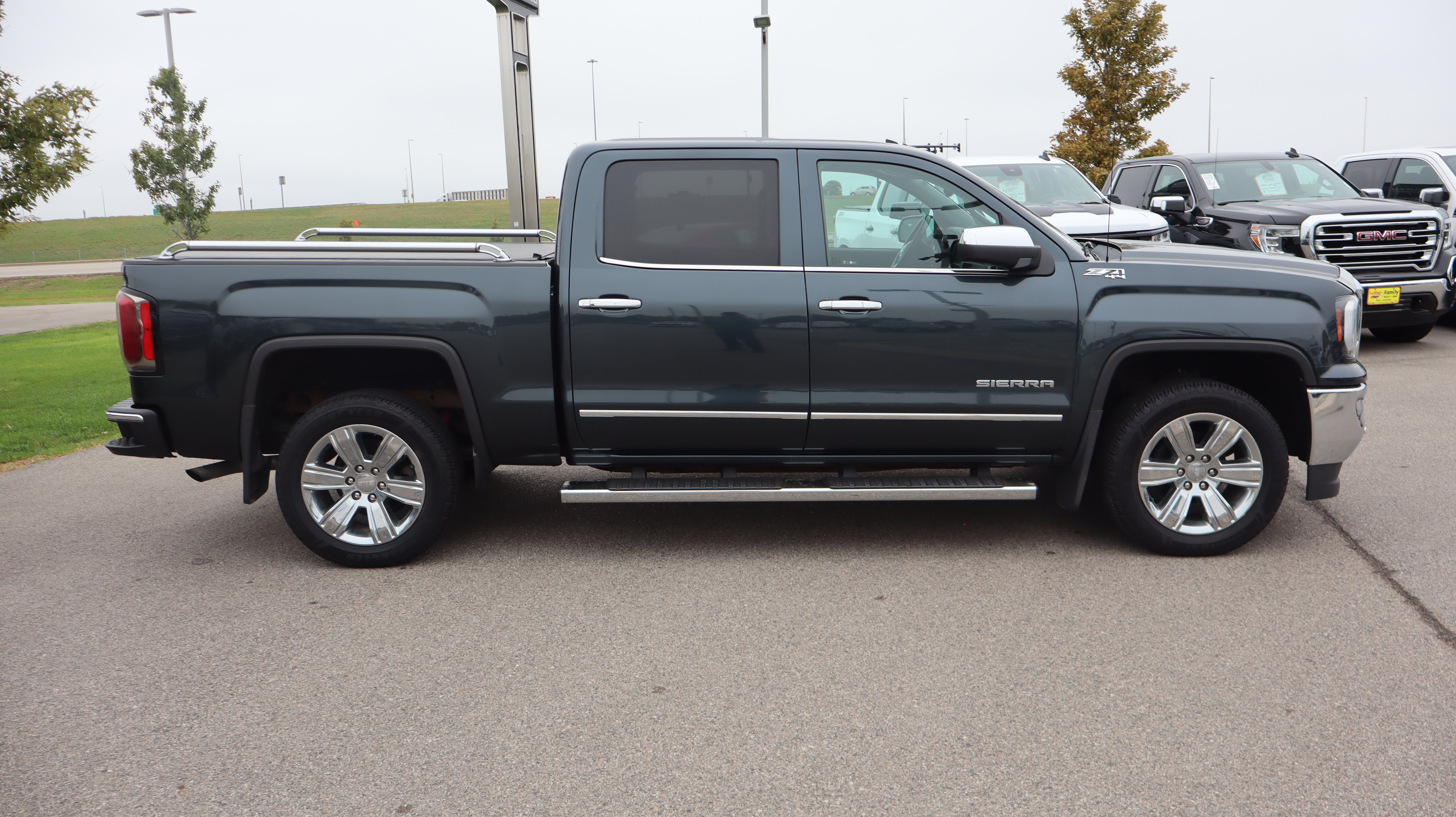 Used 2018 GMC Sierra 1500 SLT AWD/4WD image 7