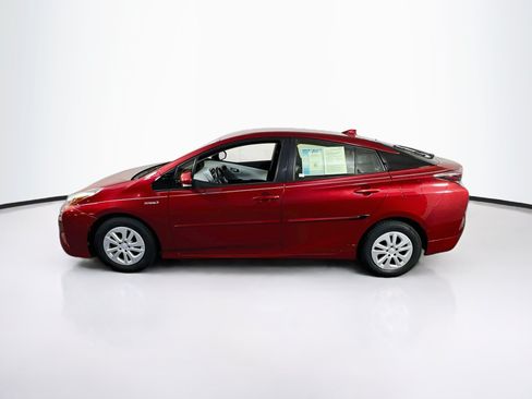 Used 2017 Toyota Prius Four FWD image 8