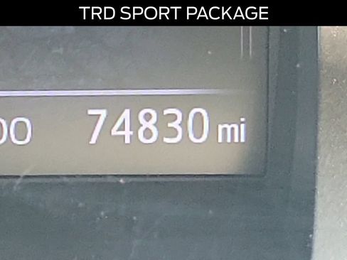 Used 2017 Toyota Tacoma TRD Sport w/ Tow Package (A/T) AWD/4WD image 24