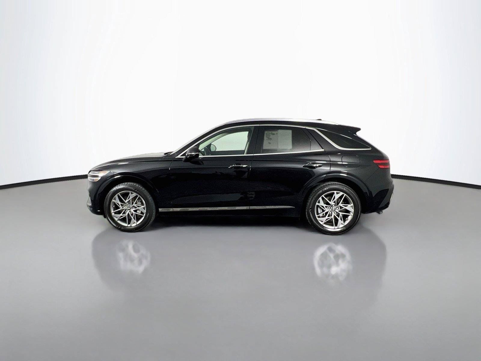 Used 2024 Genesis GV70 2.5T w/ Advanced Package AWD/4WD image 3