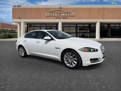 Used 2015 Jaguar XF Premium RWD image 3