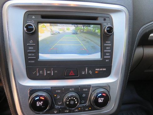 Used 2016 GMC Acadia SLT w/ Premium Edition image 18