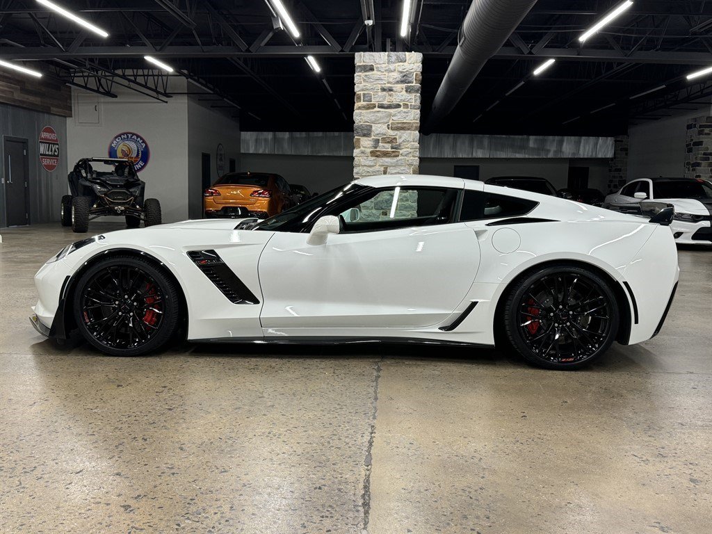 Used 2016 Chevrolet Corvette Z06 w/ 2LZ Preferred Equipment Group RWD image 4