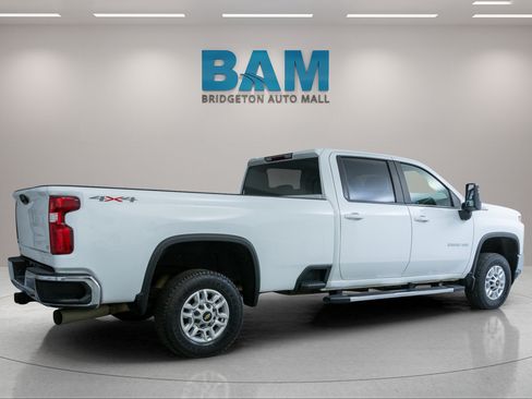 Certified 2021 Chevrolet Silverado 2500 LT w/ Convenience Package AWD/4WD image 6