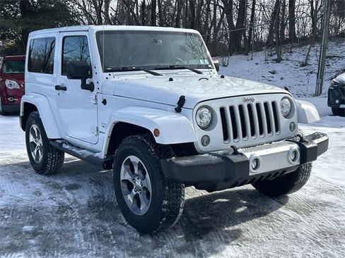 Used 2018 Jeep Wrangler Sahara w/ Connectivity Group image 27