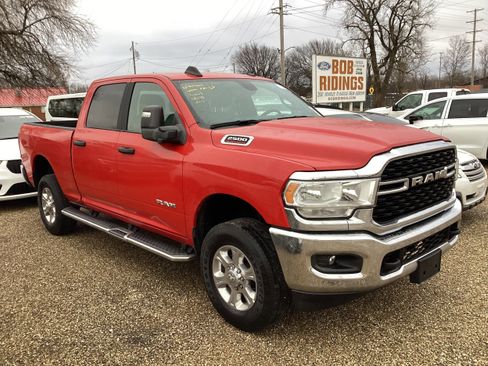 Used 2024 RAM 2500 Big Horn w/ Bed Utility Group image 1