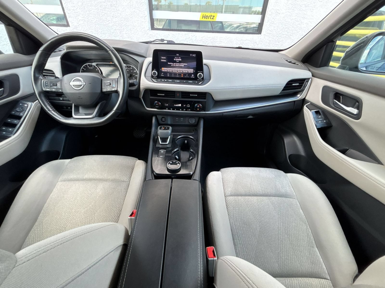 Used 2025 Nissan Rogue SV AWD/4WD image 13