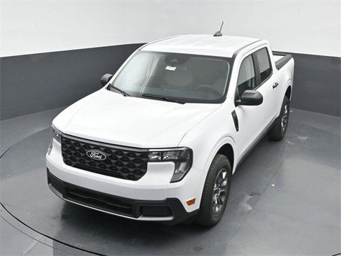 New 2025 Ford Maverick XLT image 11