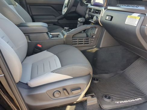 Used 2025 Toyota Tacoma TRD Sport w/ TRD Sport Upgrade Package AWD/4WD image 24