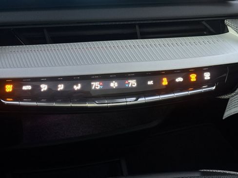 Certified 2025 Cadillac Optiq Luxury 1 image 26