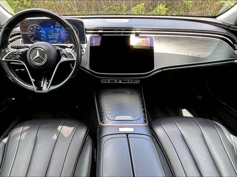 Used 2025 Mercedes-Benz E 350 Sedan image 20