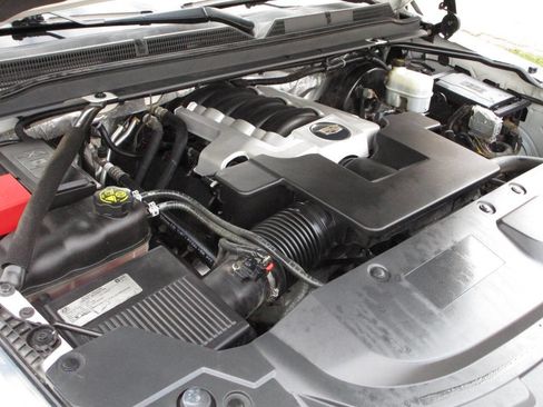 Used 2016 Cadillac Escalade ESV Luxury image 30