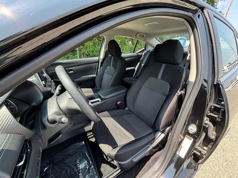 Used 2025 Nissan Sentra SV FWD image 34