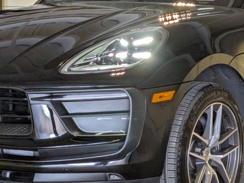 Certified 2026 Porsche Macan image 13