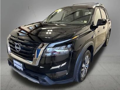 Used 2025 Nissan Pathfinder SL