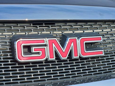 Used 2011 GMC Acadia SLT image 3