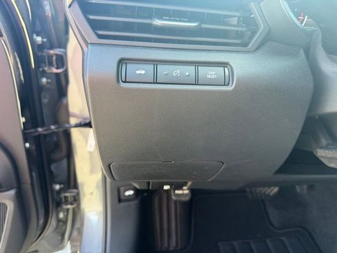 Used 2025 Nissan Altima 2.5 SV image 16