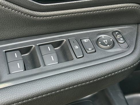 New 2026 Honda Odyssey Touring image 13