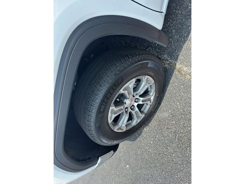 Used 2025 GMC Sierra 1500 SLT image 8