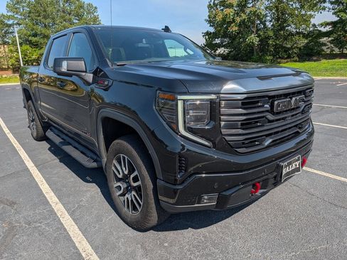 Used 2024 GMC Sierra 1500 AT4 w/ AT4 Premium Package AWD/4WD image 2