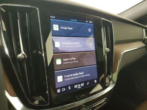 Used 2025 Volvo V60 B5 Cross Country Plus image 30