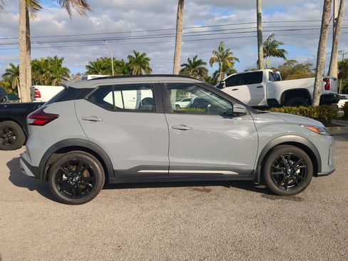 Used 2021 Nissan Kicks SR image 4