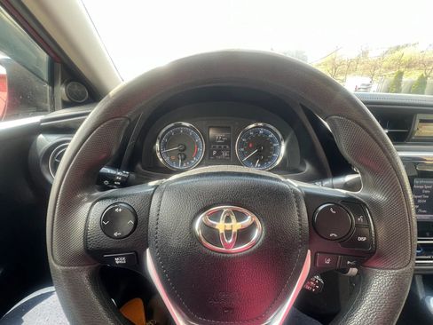 Used 2018 Toyota Corolla LE FWD image 18
