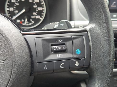 Used 2023 Nissan Rogue SV FWD image 20