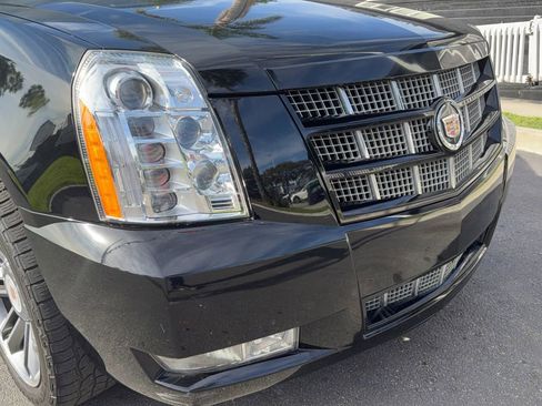 Used 2013 Cadillac Escalade ESV Premium image 12