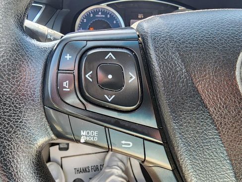Used 2016 Toyota Camry LE FWD image 19