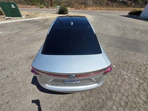 Used 2017 Toyota Mirai Base 4dr Sedan image 15