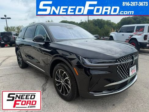 Used 2025 Lincoln Nautilus Premier AWD/4WD image 1