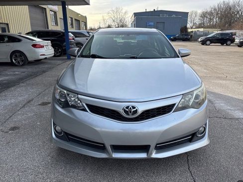Used 2014 Toyota Camry SE image 2