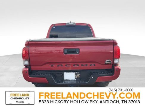 Used 2018 Toyota Tacoma TRD Off-Road image 4