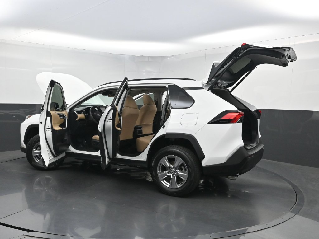 Used 2022 Toyota RAV4 XLE w/ Convenience Package FWD image 37