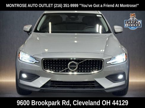 Used 2025 Volvo V60 B5 Cross Country Plus image 9