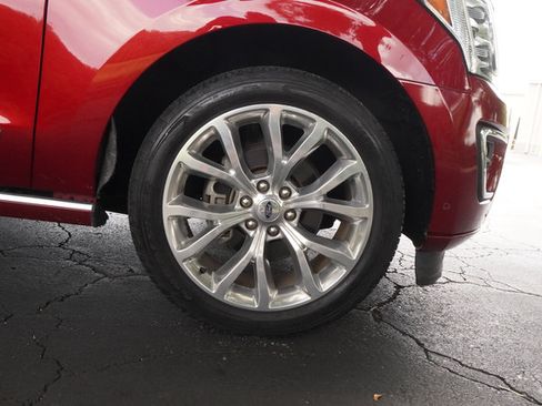 Used 2019 Ford Expedition Platinum RWD image 39