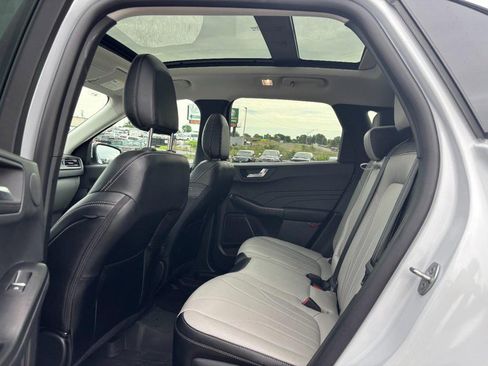 Used 2025 Ford Escape Platinum w/ Premium Technology Package FWD image 13