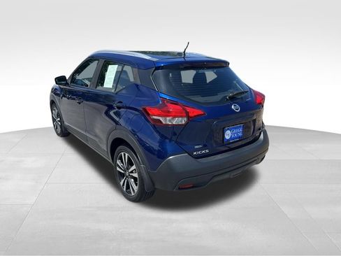 Used 2019 Nissan Kicks SV FWD image 4