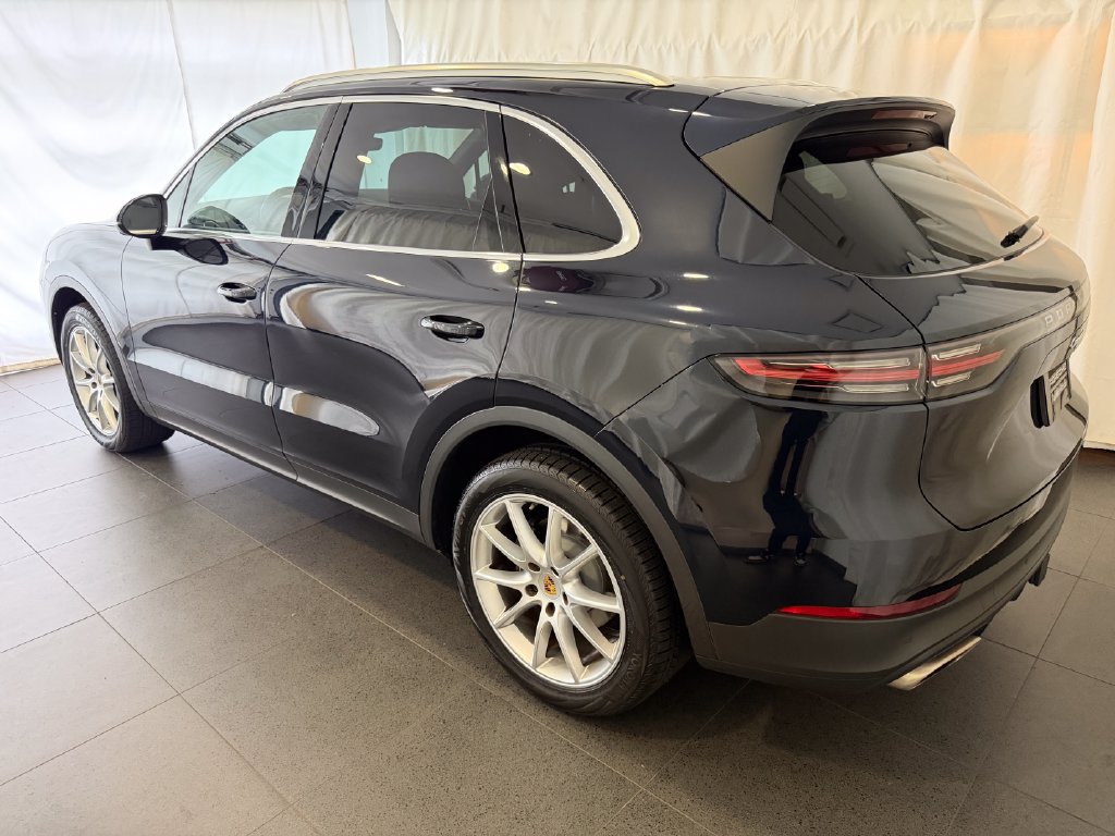 Certified 2022 Porsche Cayenne AWD/4WD image 3