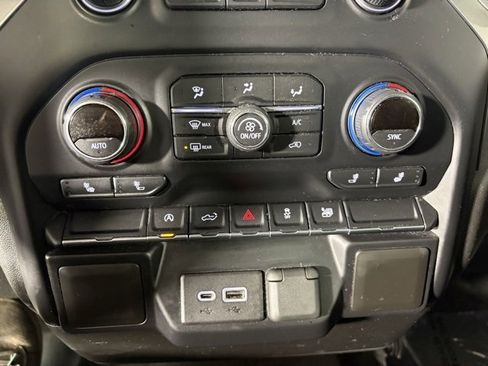 Used 2021 Chevrolet Silverado 1500 LT image 14