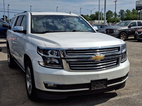 Used 2019 Chevrolet Suburban Premier AWD/4WD image 2