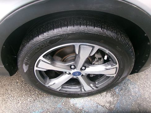 Used 2017 Ford Escape SE w/ Equipment Group 201A image 7